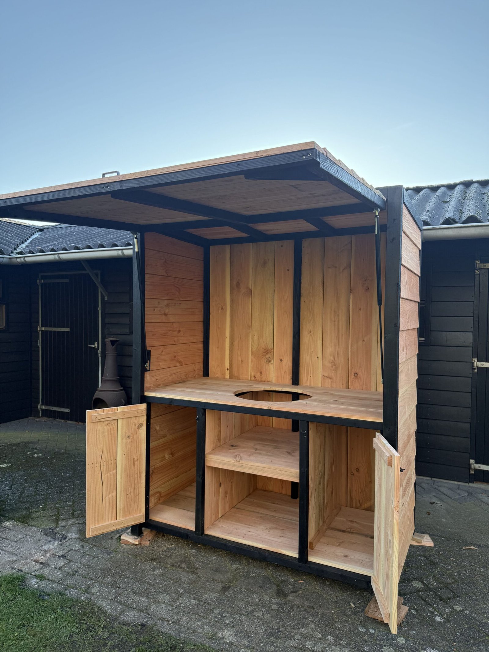 Exclusieve BBQ Buitenkeuken Met Klep